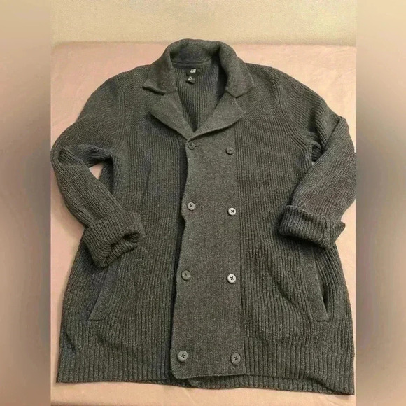 H&M Cable Knit Sweater Button Up - Picture 1 of 5